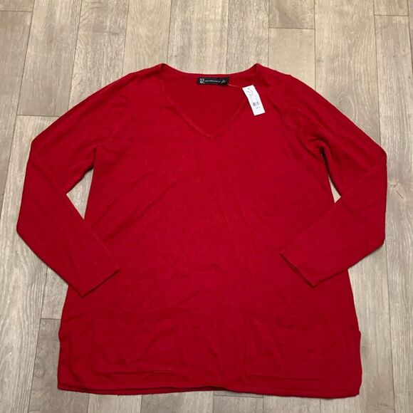 NWT New York & Company Red Holiday V-Neck Pocket Tunic Pullover Sweater - Picture 1 of 8